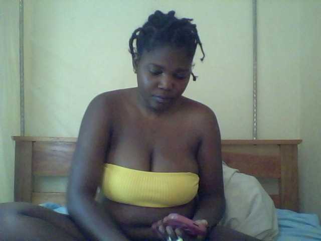 Cute-Divah live cam on BongaCams