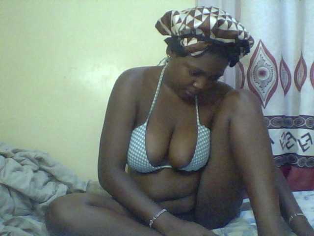 Cute-Divah live cam on BongaCams