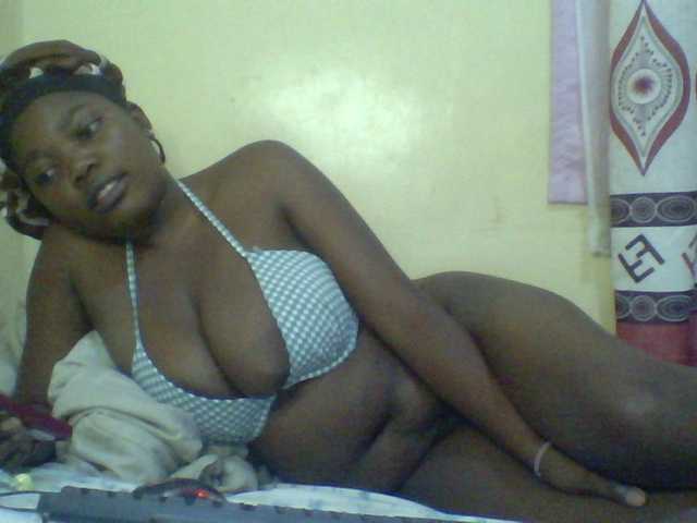 Cute-Divah live cam on BongaCams