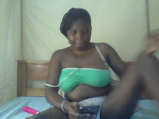 Cute-Divah live cam on BongaCams