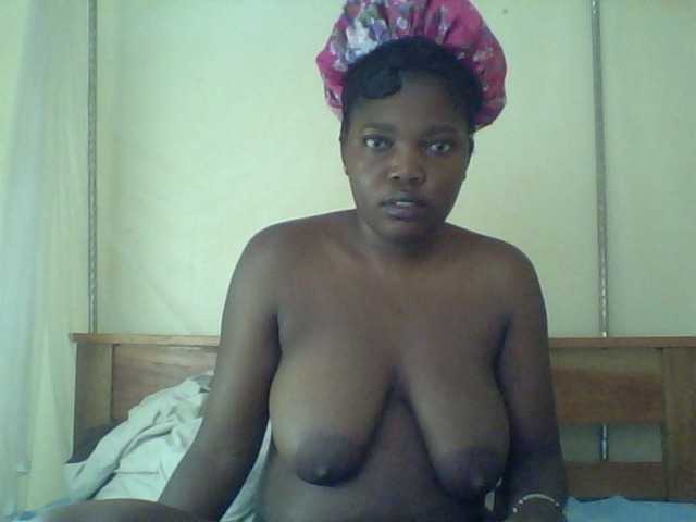 Cute-Divah live cam on BongaCams