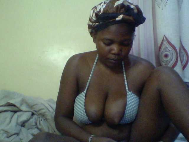Cute-Divah live cam on BongaCams