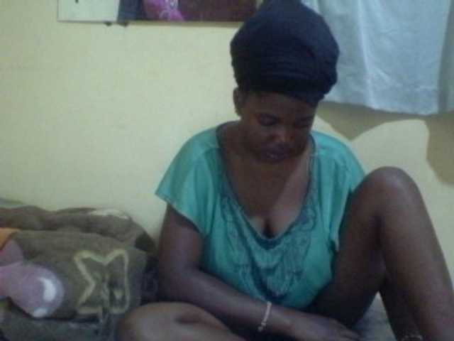 Cute-Divah live cam on BongaCams