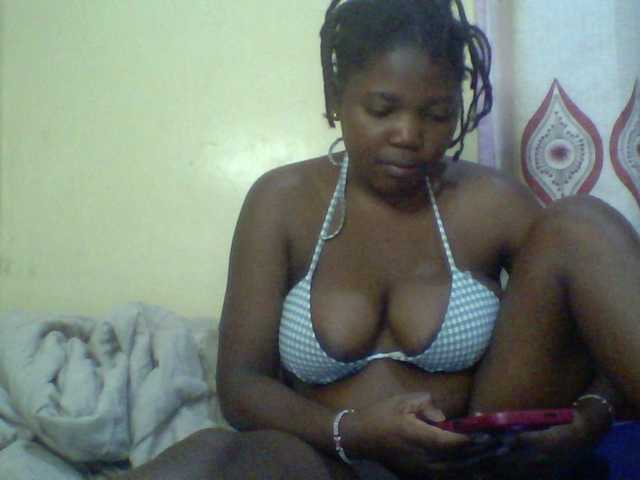 Cute-Divah live cam on BongaCams