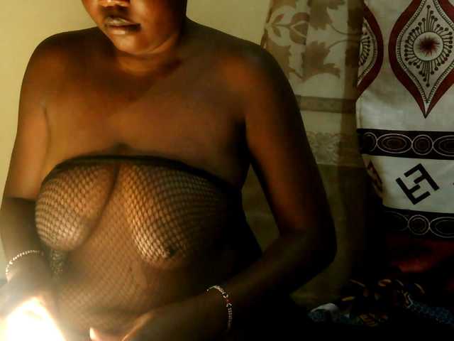 Cute-Divah live cam on BongaCams