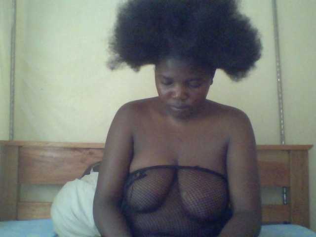 Cute-Divah live cam on BongaCams