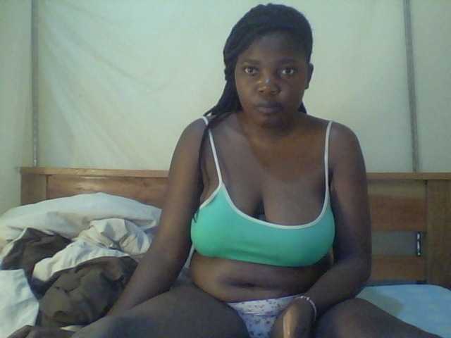 Cute-Divah live cam on BongaCams