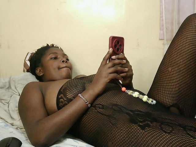 Cute-Divah live cam preview