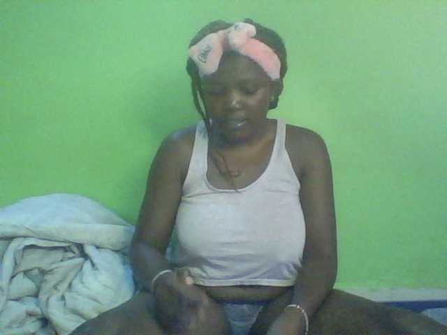 Cute-Divah webcam bongacams model stream image
