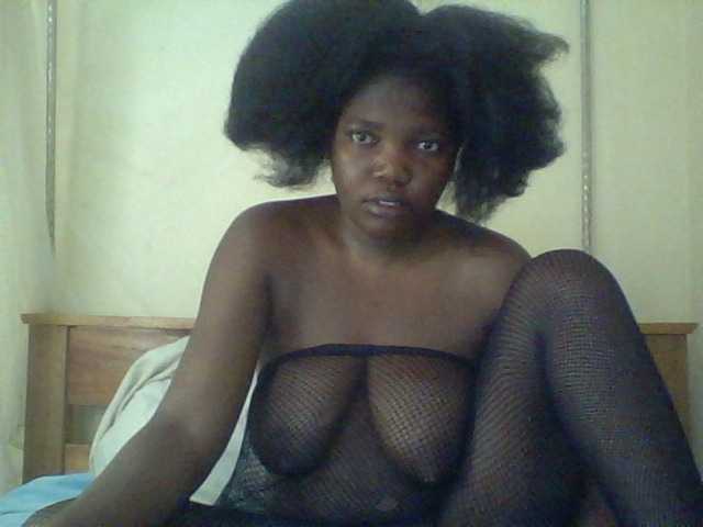 Cute-Divah live cam on BongaCams