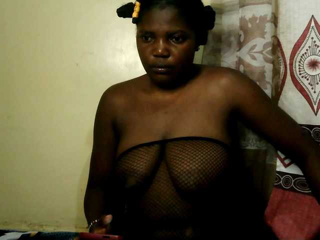 Cute-Divah live cam on BongaCams