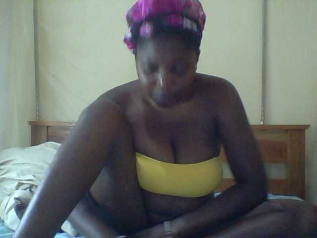Cute-Divah live cam on BongaCams