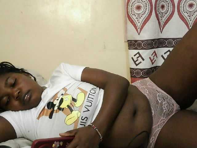 Cute-Divah live cam on BongaCams