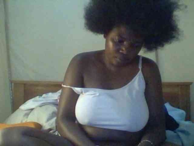 Cute-Divah webcam