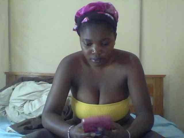 Cute-Divah webcam