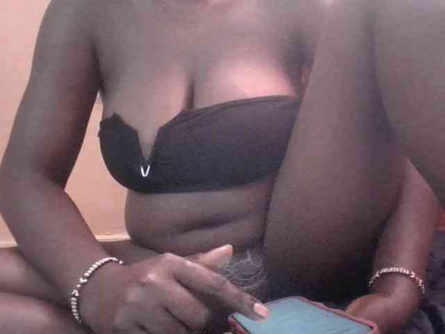 Cute-Divah webcam
