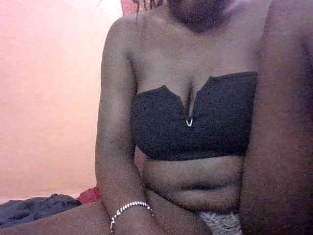 Cute-Divah webcam