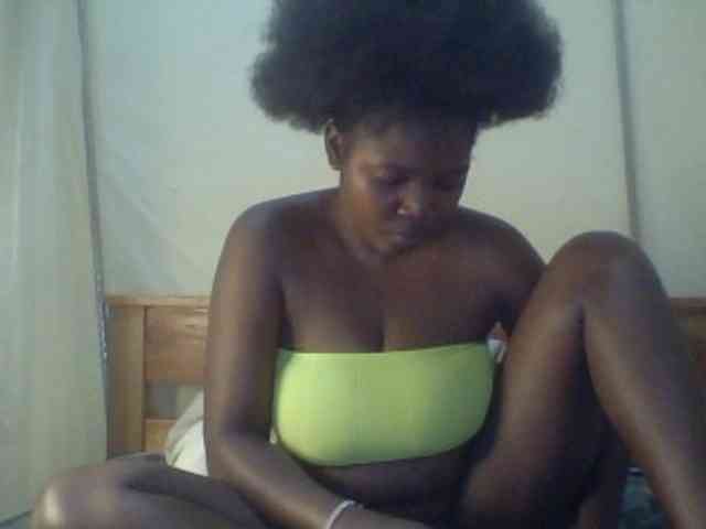 Cute-Divah webcam