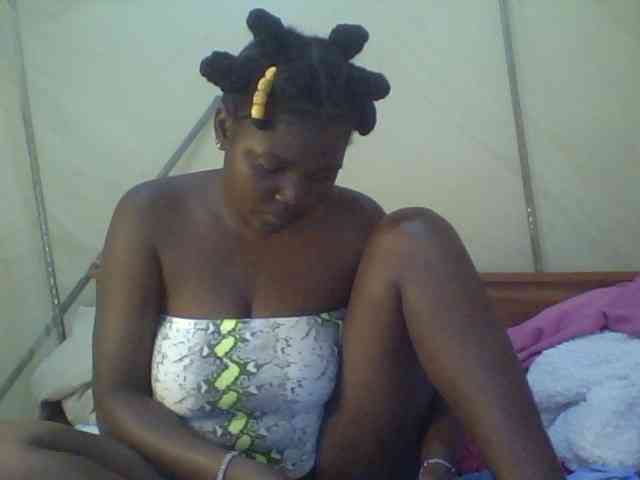 Cute-Divah webcam