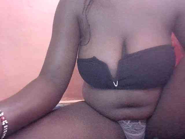 Cute-Divah webcam