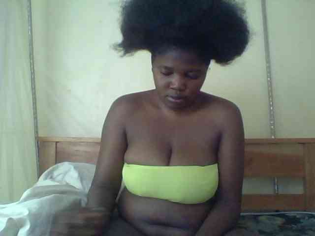 Cute-Divah webcam