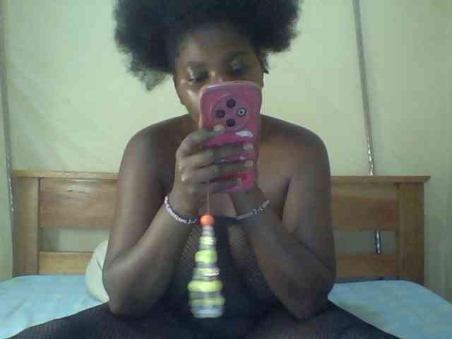 Cute-Divah webcam