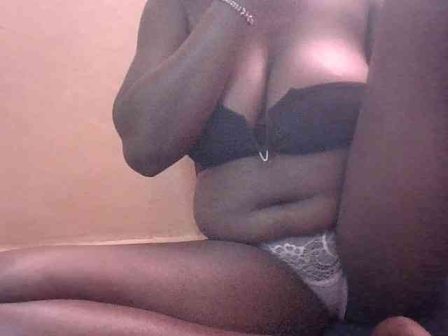 Cute-Divah webcam
