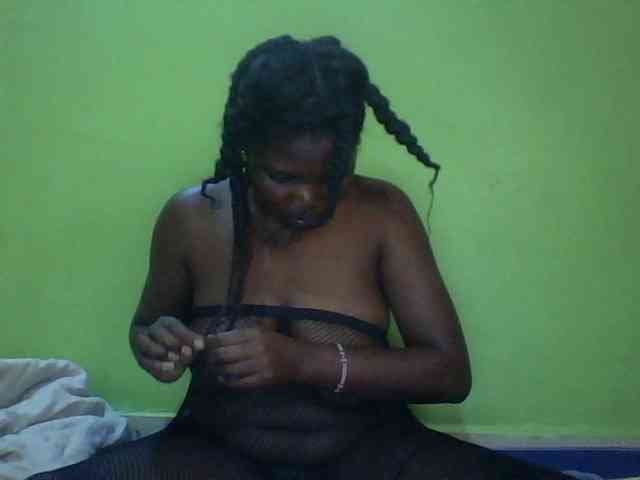 Cute-Divah webcam