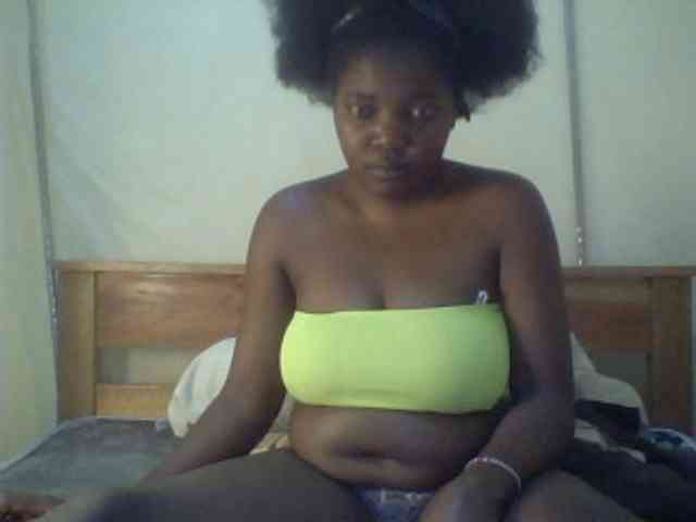 Cute-Divah webcam