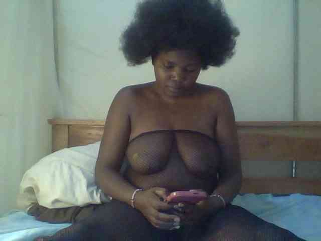 Cute-Divah webcam