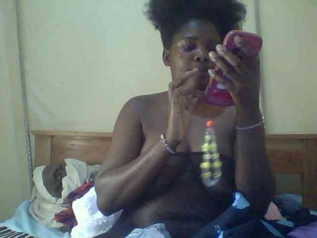 Cute-Divah webcam