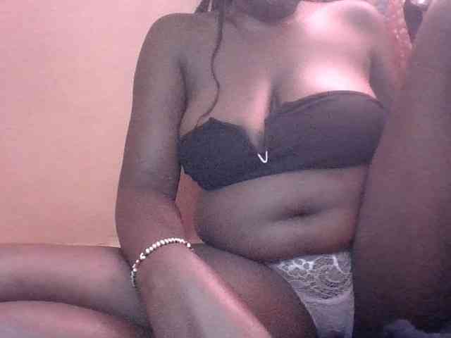 Cute-Divah webcam