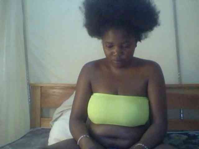 Cute-Divah webcam