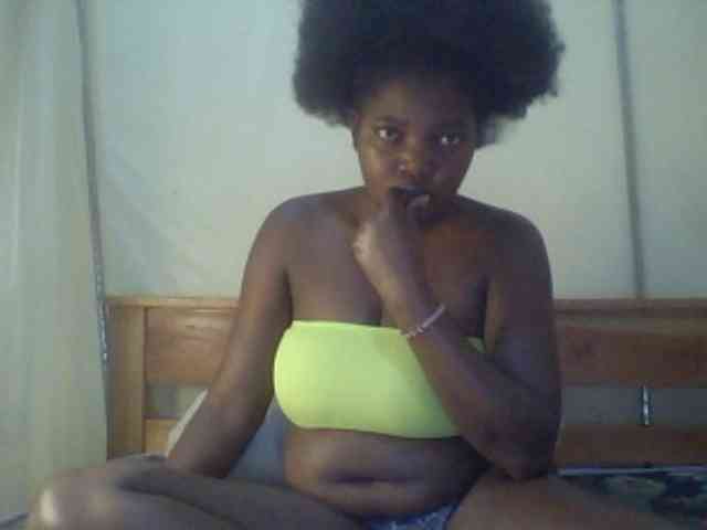 Cute-Divah webcam