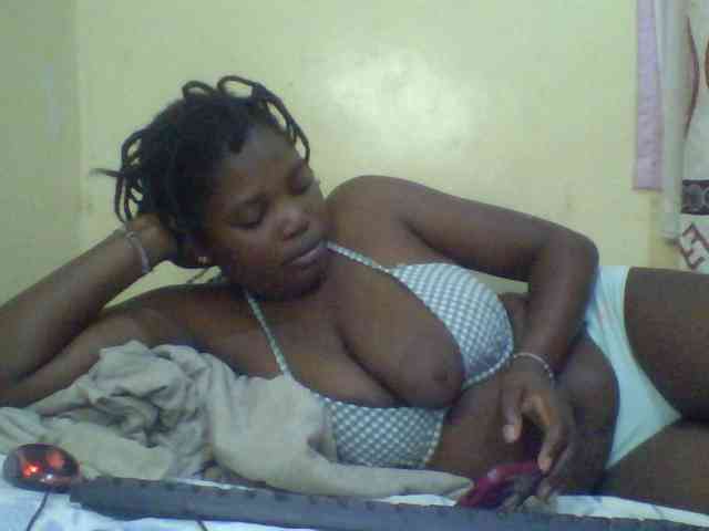 Cute-Divah webcam