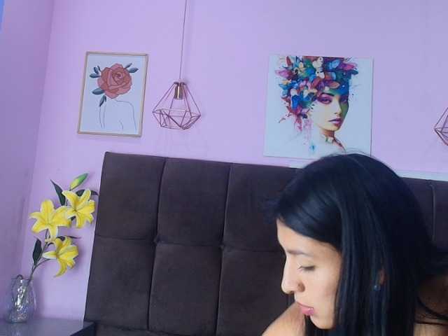 Melannyy-- live cam on BongaCams
