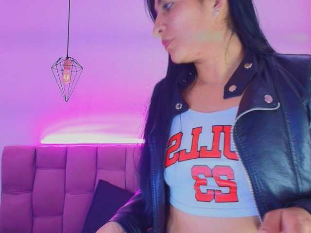Melannyy-- live cam on BongaCams