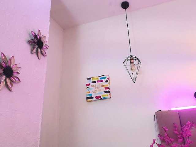 Melannyy--'s BongaCams show and profile