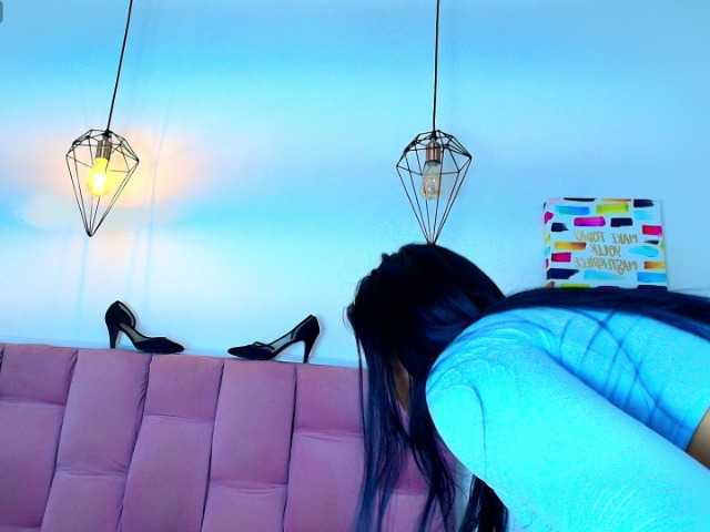 Melannyy-- live cam on BongaCams