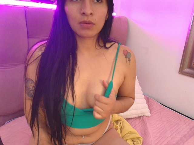 Melannyy--'s BongaCams show and profile