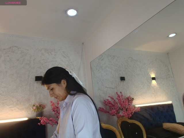 Melannyy-- live cam on BongaCams