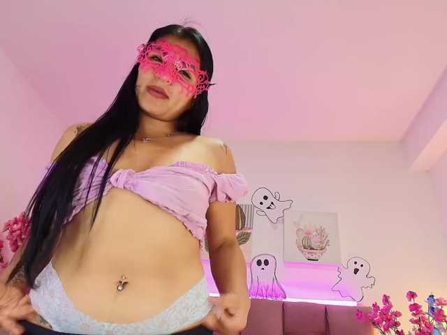 Melannyy-- live cam on BongaCams
