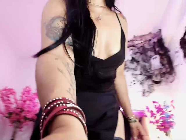 Melannyy-- live cam on BongaCams