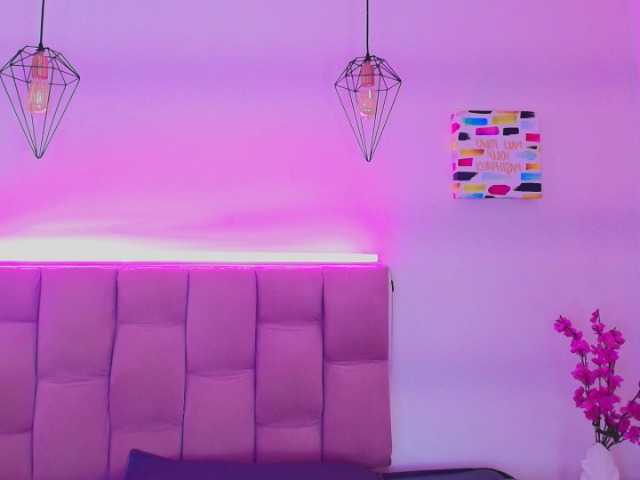 Melannyy-- live cam on BongaCams