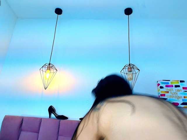 Melannyy-- live cam on BongaCams