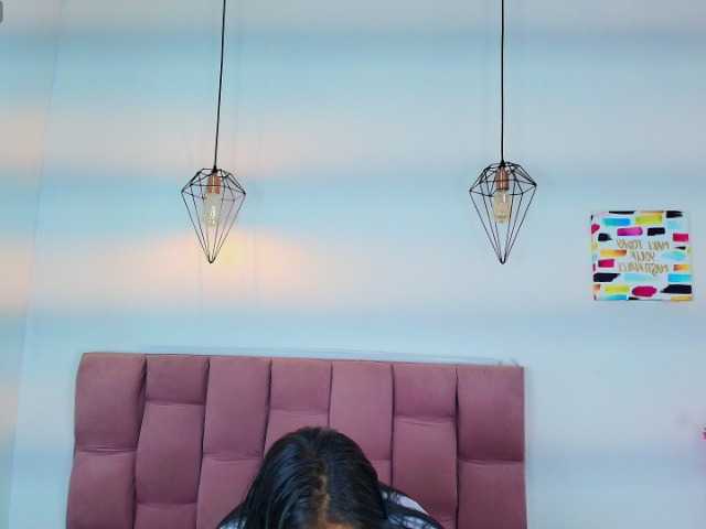 Melannyy-- live cam on BongaCams
