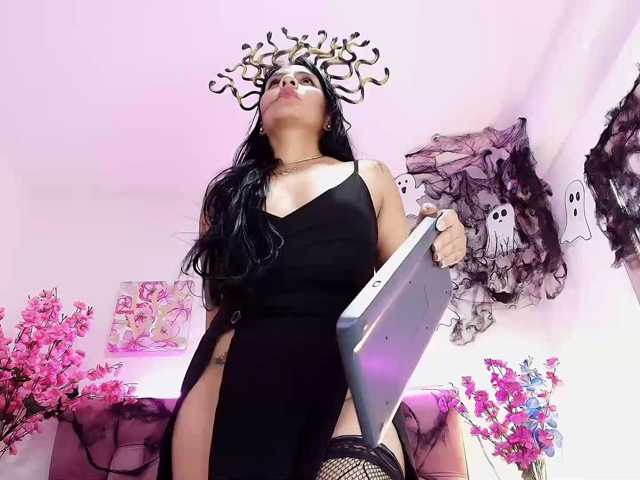 Melannyy-- live cam on BongaCams