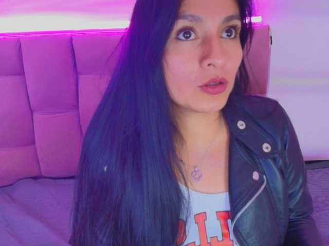 Melannyy-- live cam on BongaCams