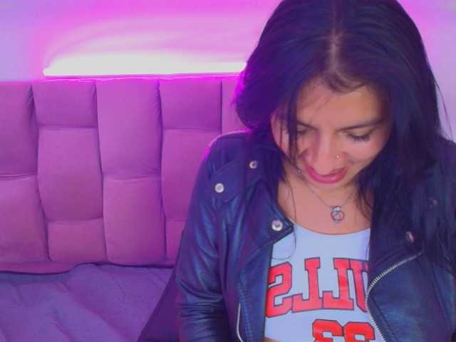 Melannyy-- live cam on BongaCams