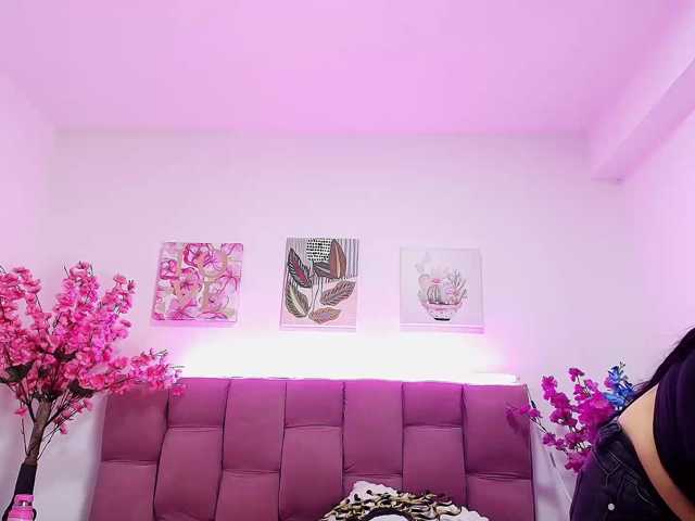 Melannyy-- live cam on BongaCams